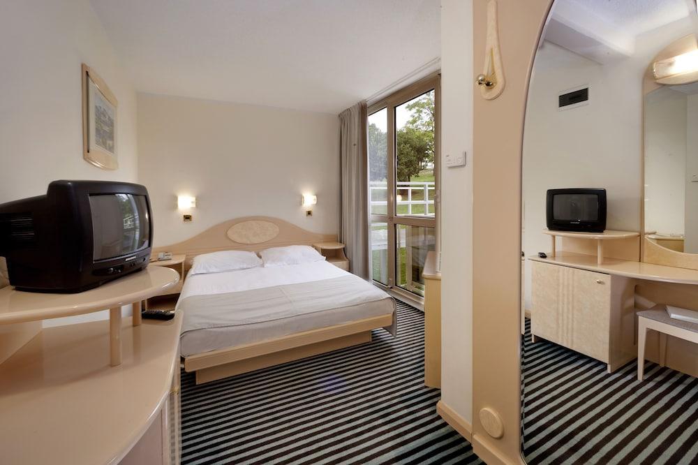 Hotel Istra Plava Laguna โปเรช ภายนอก รูปภาพ