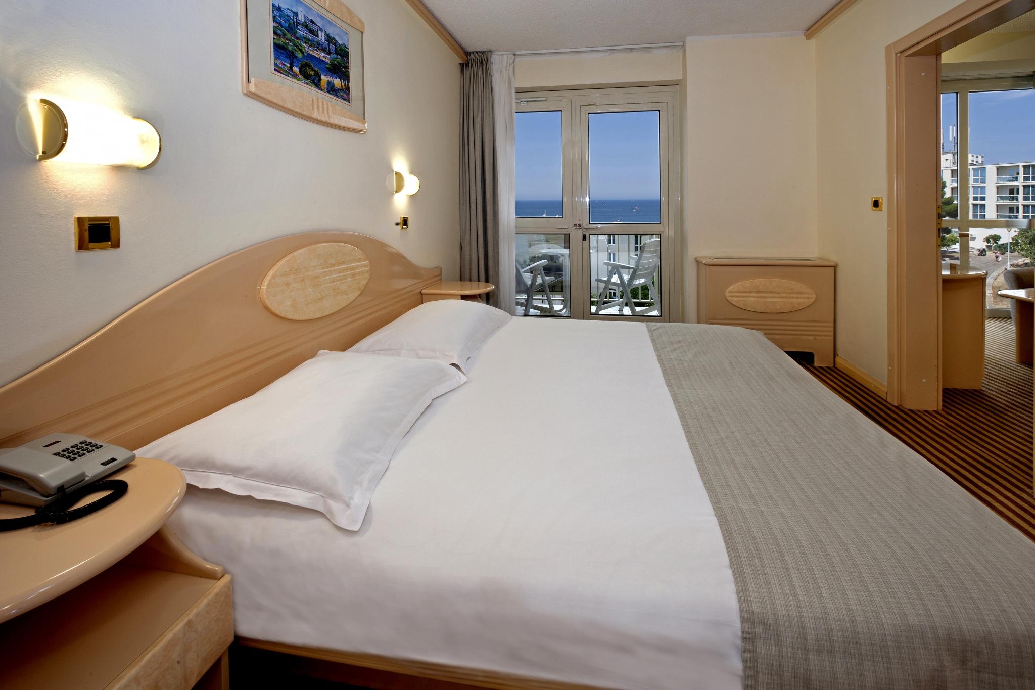 Hotel Istra Plava Laguna โปเรช ภายนอก รูปภาพ