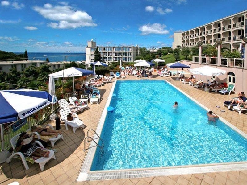 Hotel Istra Plava Laguna โปเรช ภายนอก รูปภาพ