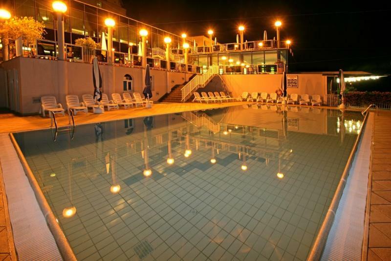 Hotel Istra Plava Laguna โปเรช ภายนอก รูปภาพ